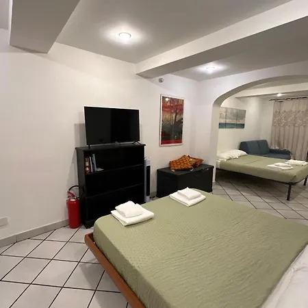 Paid Parking Available- In Centro Storico A Genova