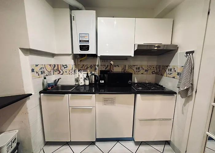 Paid Parking Available- In Centro Storico A Apartmán *