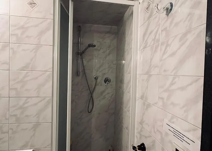 Paid Parking Available- In Centro Storico A Apartmán