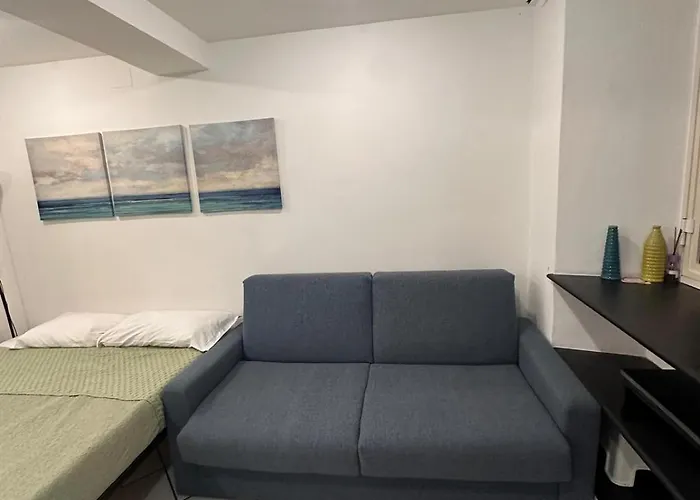 Paid Parking Available- In Centro Storico A * Генуя