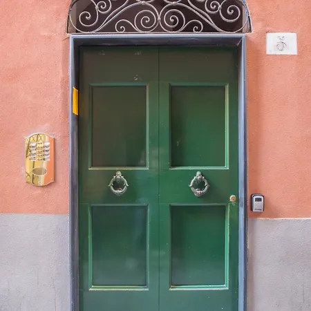 Paid Parking Available- In Centro Storico A